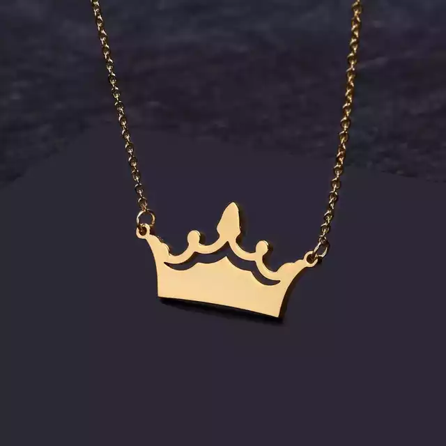 Personalised crown necklace
